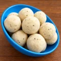 Ukade Tandul Pith Ladoo